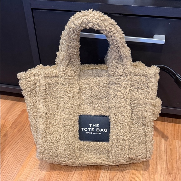 Marc Jacobs Handbags - Marc Jacobs Beige Shearling Tote Bag with Branded Patch